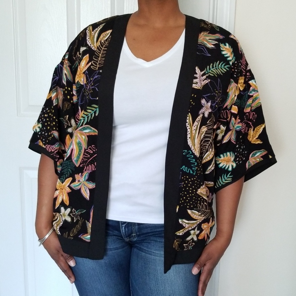 🌺NWT Pull&Bear Open Front Floral Kimono